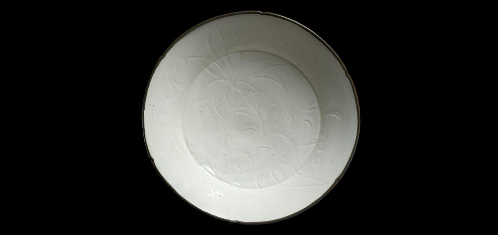 Ding ware dish